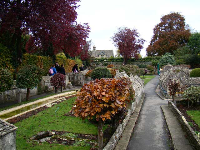 bourton1.jpg