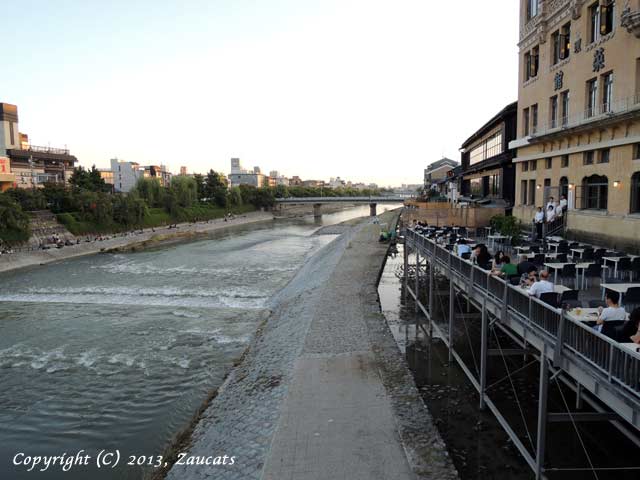 kamogawa81.jpg