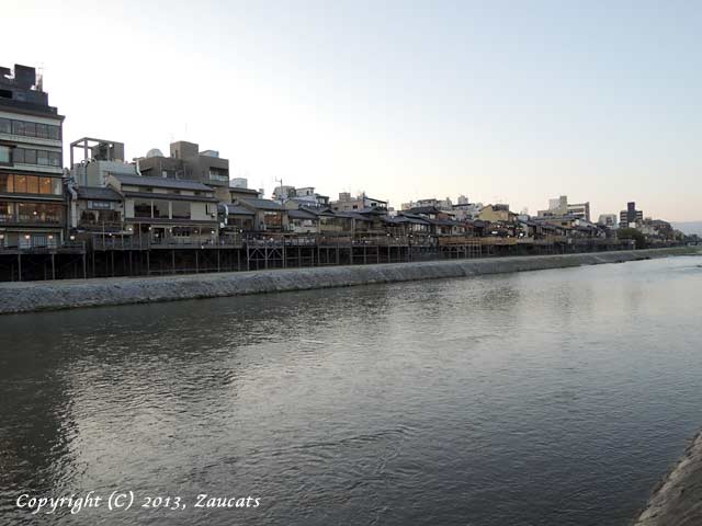 kamogawa81.jpg