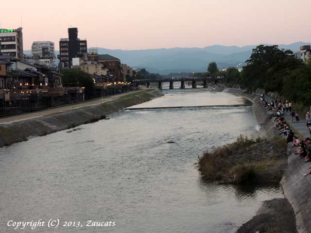 kamogawa81.jpg